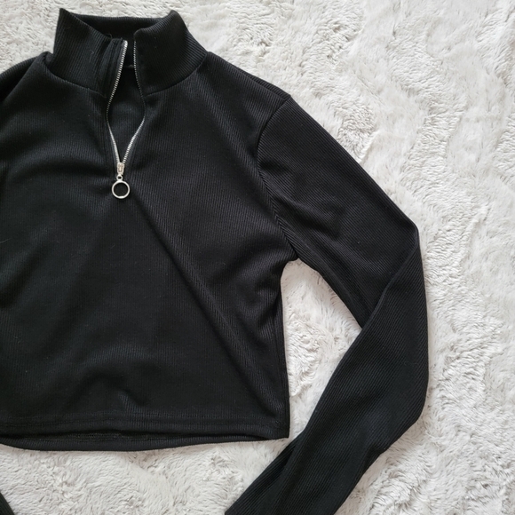 Unbranded Quarter Circle Zip Long Sleeve Black Ribbed Crop Top Size L - Picture 4 of 8